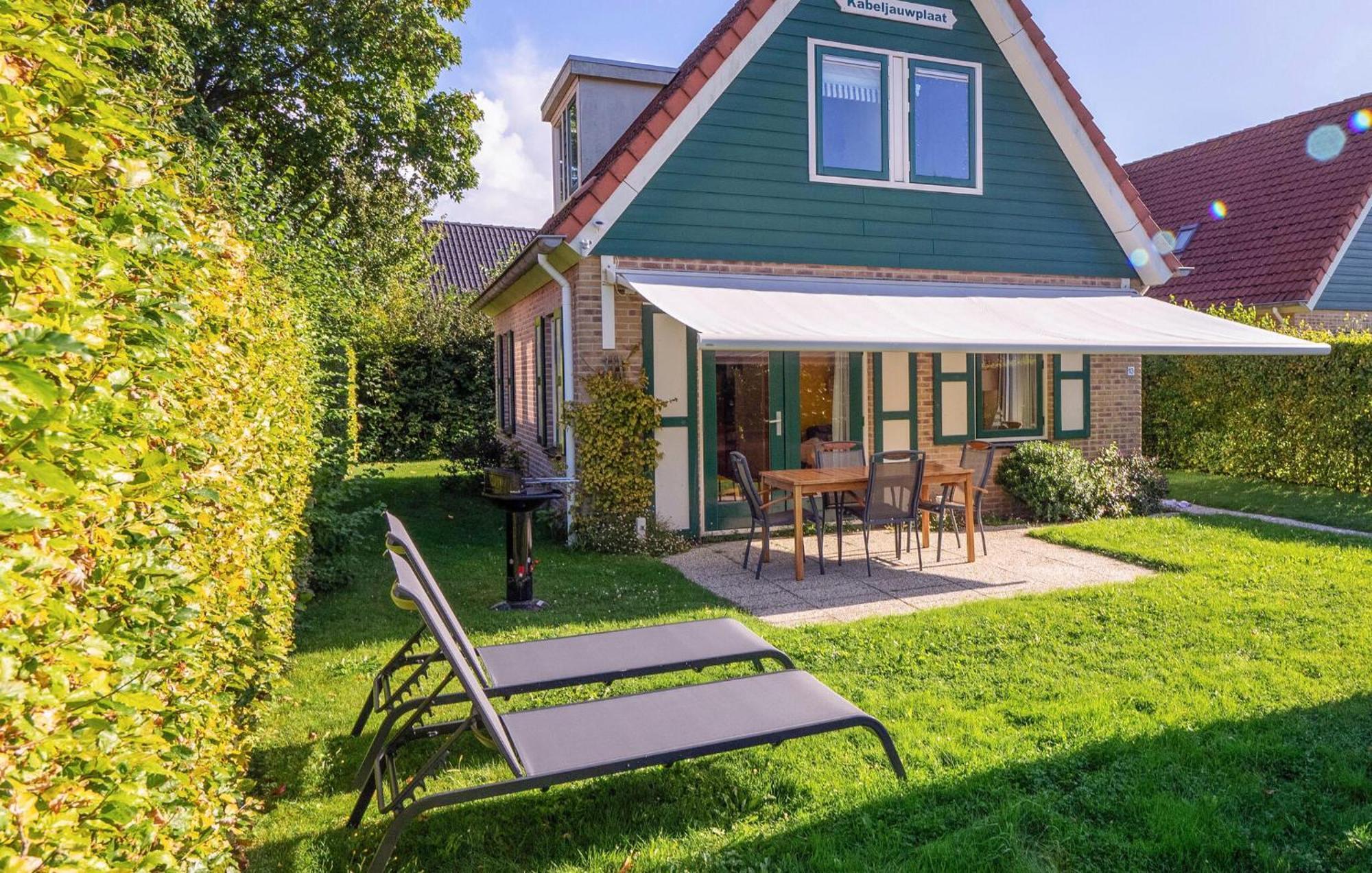 3 Bedroom Lovely Home In Zonnemaire Екстериор снимка